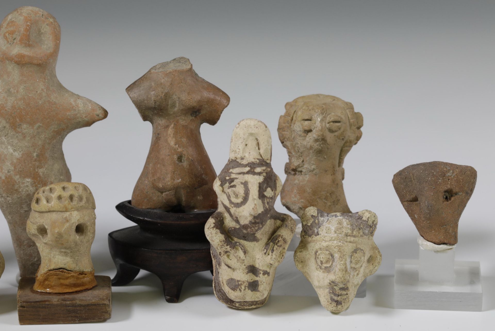 A collection of ten terracotta Near Eastern objects, ca. 1000-500 BC. - Image 2 of 4