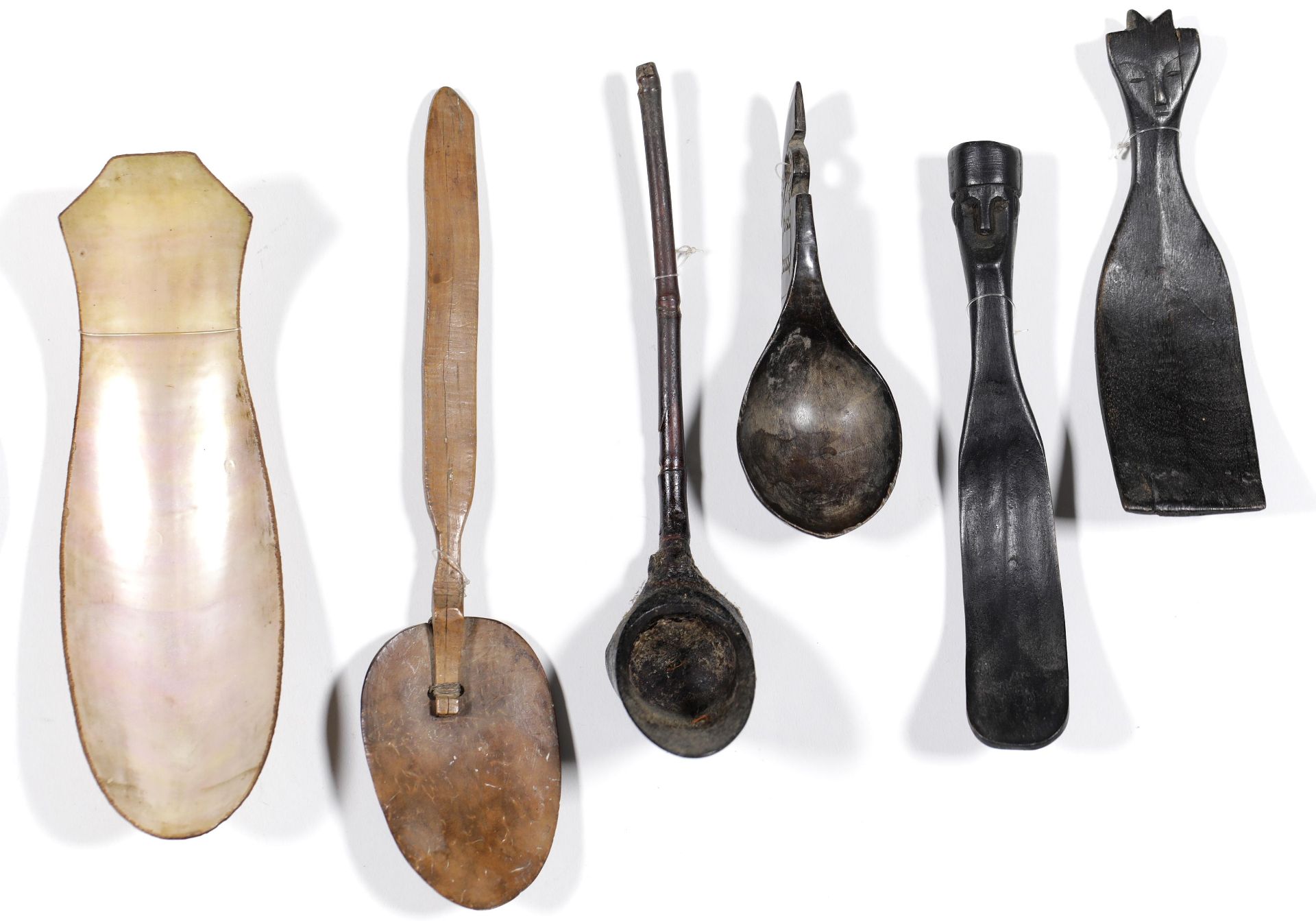 Indonesia, a collection of eight various spoons made of horn, shell and wood - Image 2 of 2