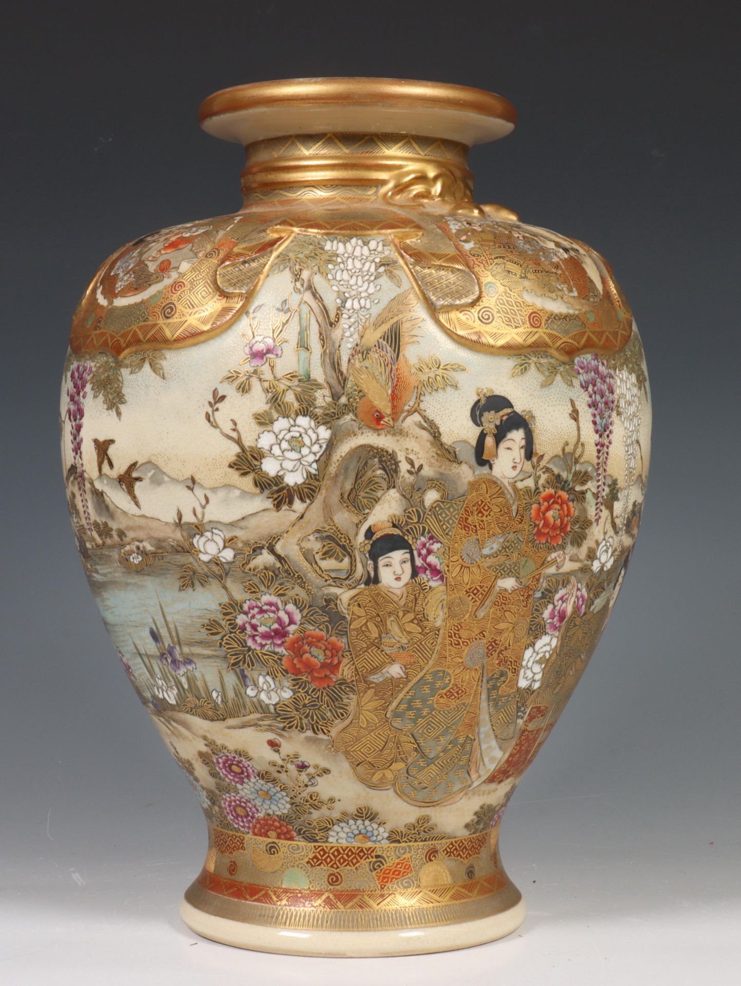 Japan, Satsuma porcelain vase, late 19th century, decorated with elegant ladies in a flower garden - Image 6 of 10