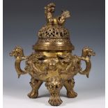 China, bronzen wierookvat en koperlegering inktstel, 20e eeuw,