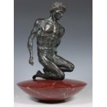 Margot Homan (geb. 1950), zwart-groen gepatineerd bronzen sculptuur;