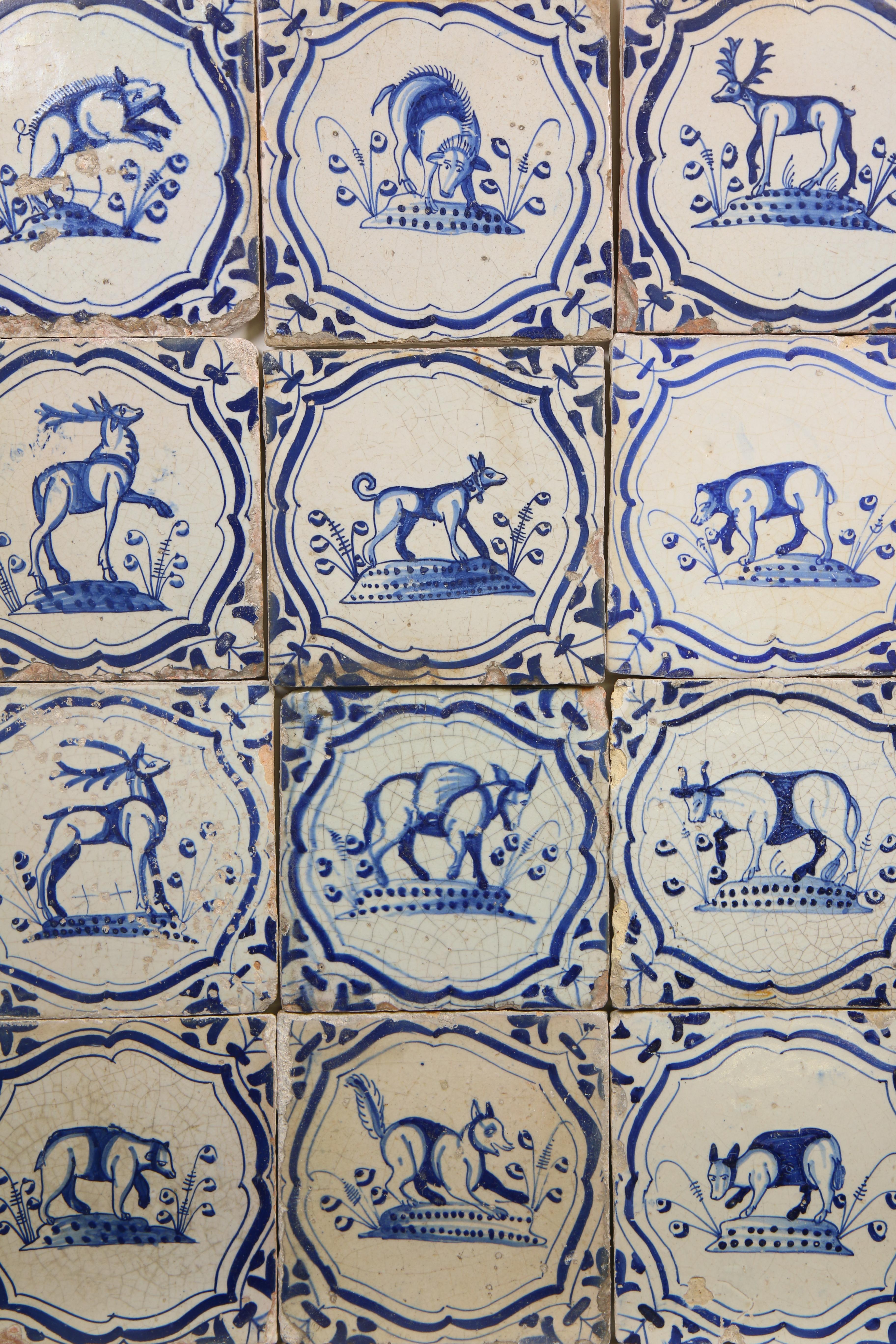 Twaalf blauw aardewerk dierendecor tegels, 1625-1650; - Image 3 of 3