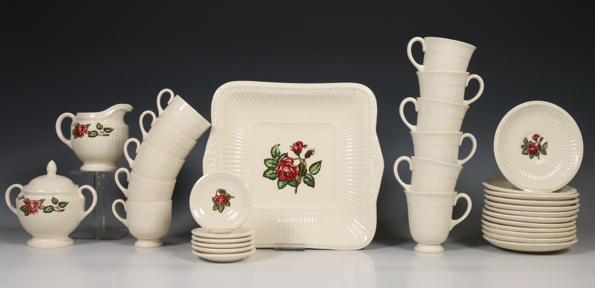 Wedgwood, porseleinen theeservies decor 'Moss Rose'.