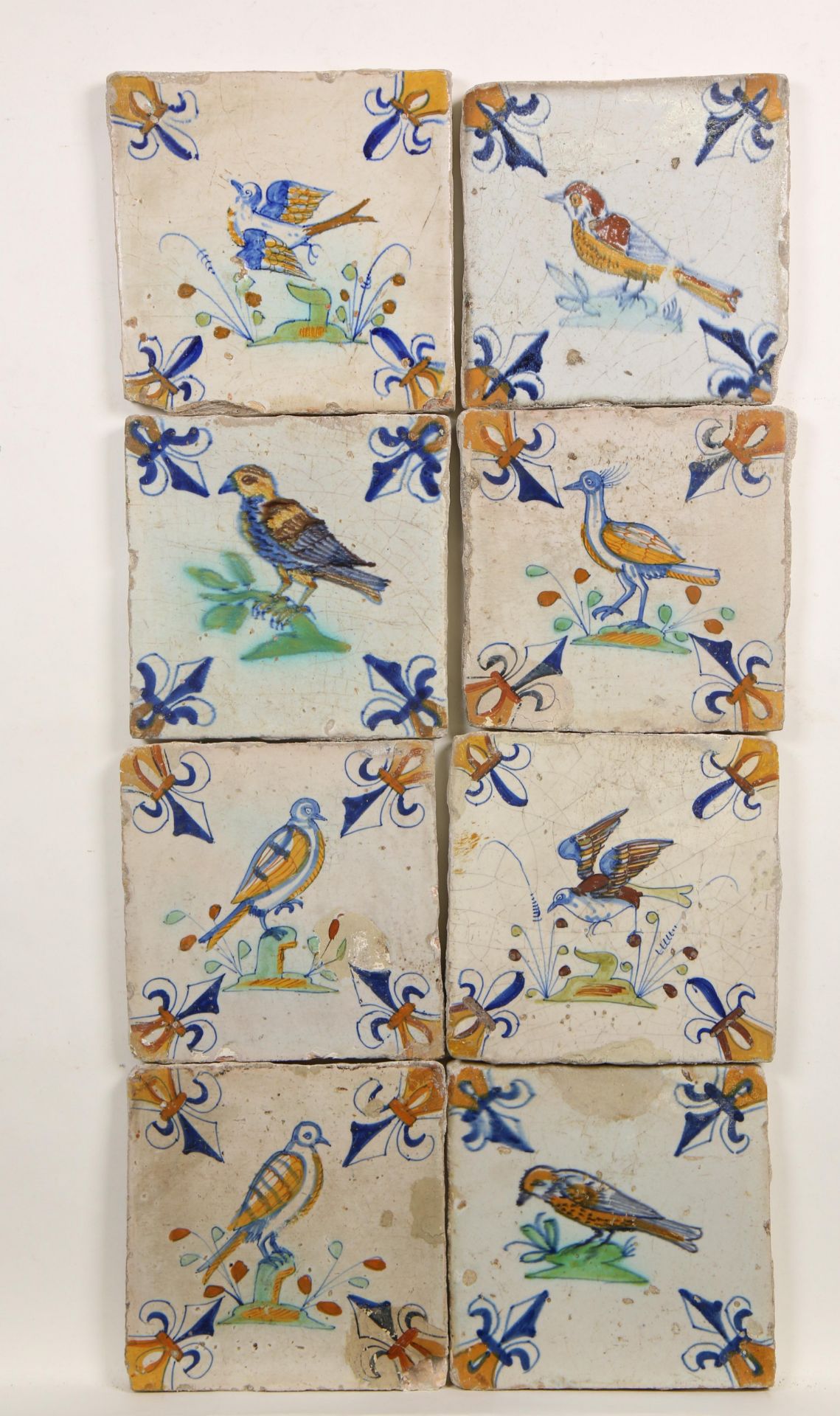 Acht polychroom aardewerk dierendecor tegels, ca. 1620-1650,