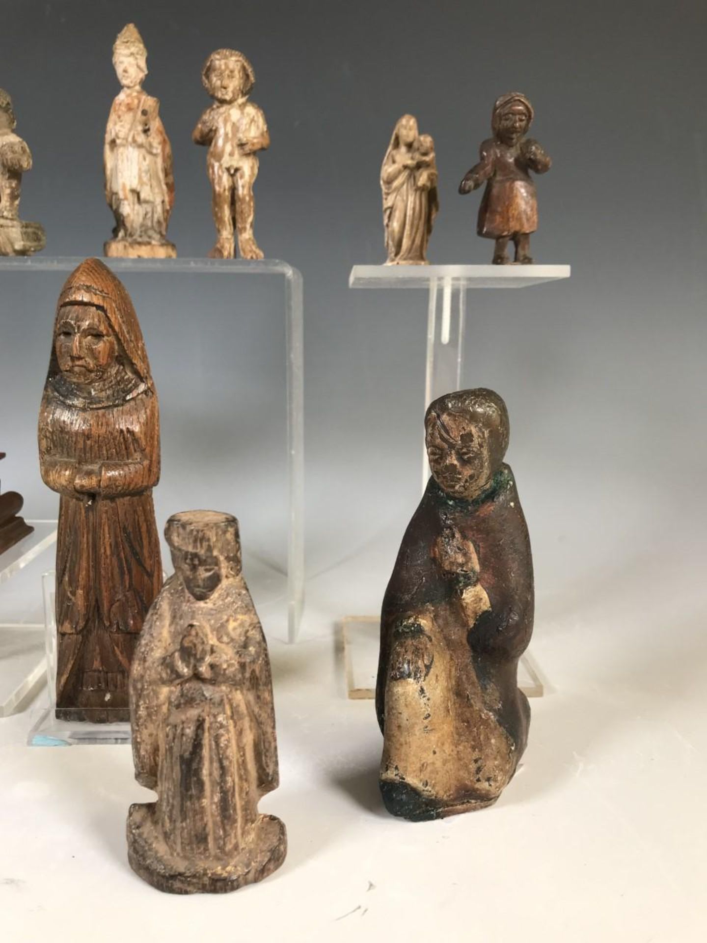 Diverse antieke vnl houten heiligenbeelden - Bild 2 aus 5