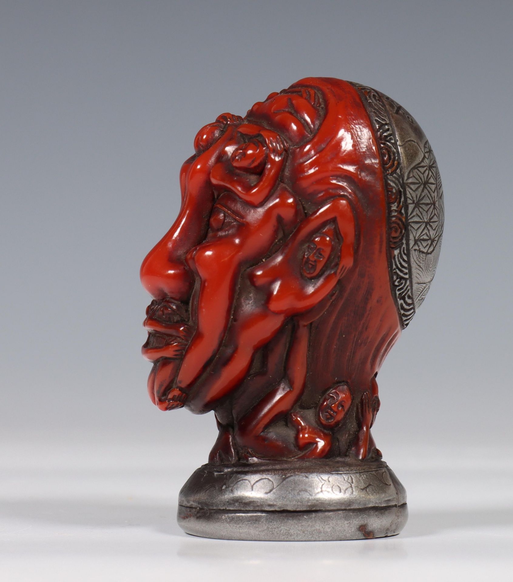 China, kunststof stempel in de vorm van een buste; - Image 5 of 6