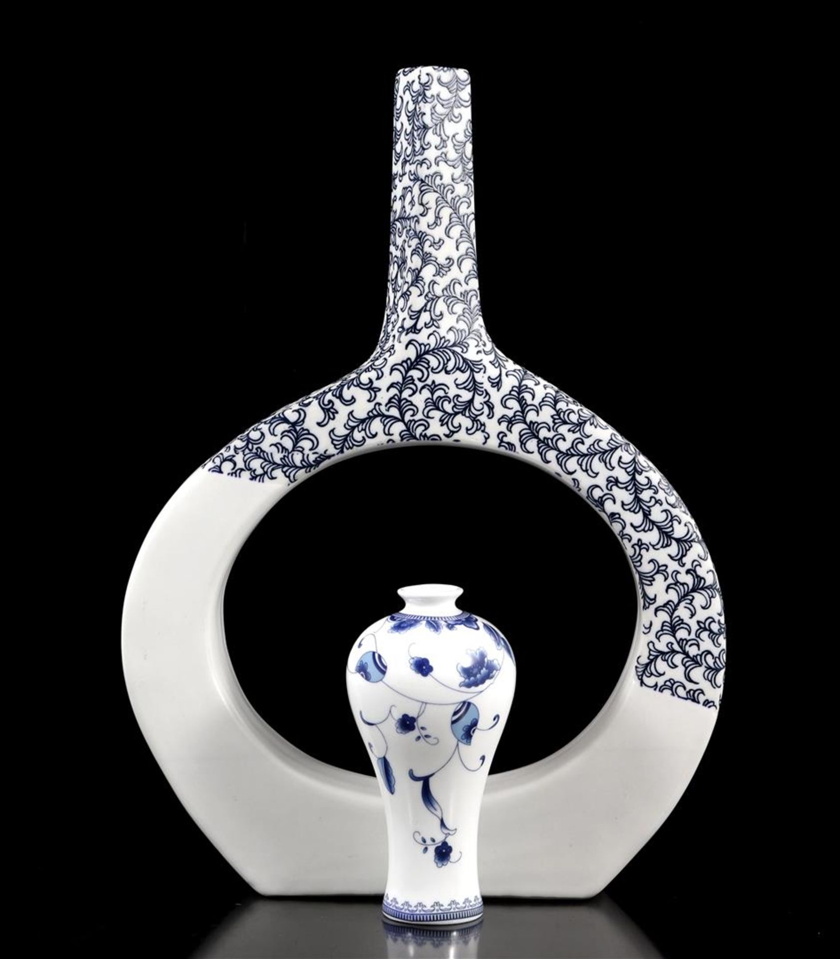 Chinese porcelain ring vase