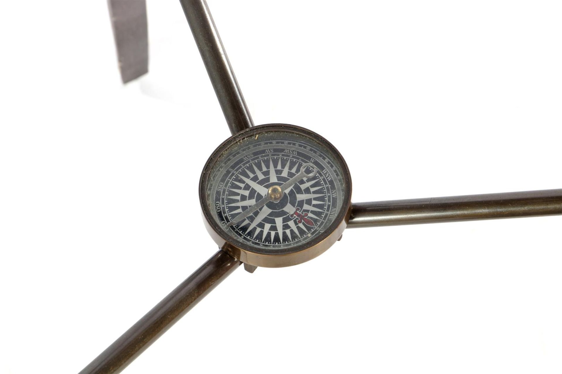 Lamp spot on wooden tripod with compass - Bild 2 aus 2