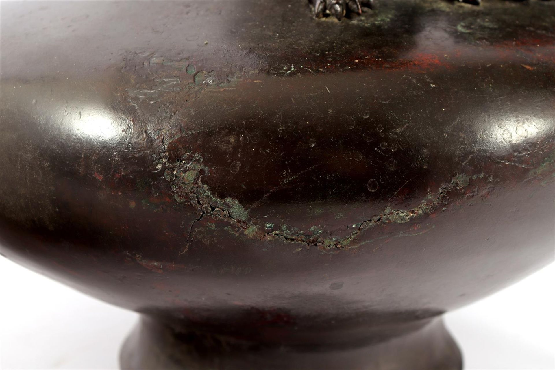 Japanese bronze vase on which standing - Bild 6 aus 8