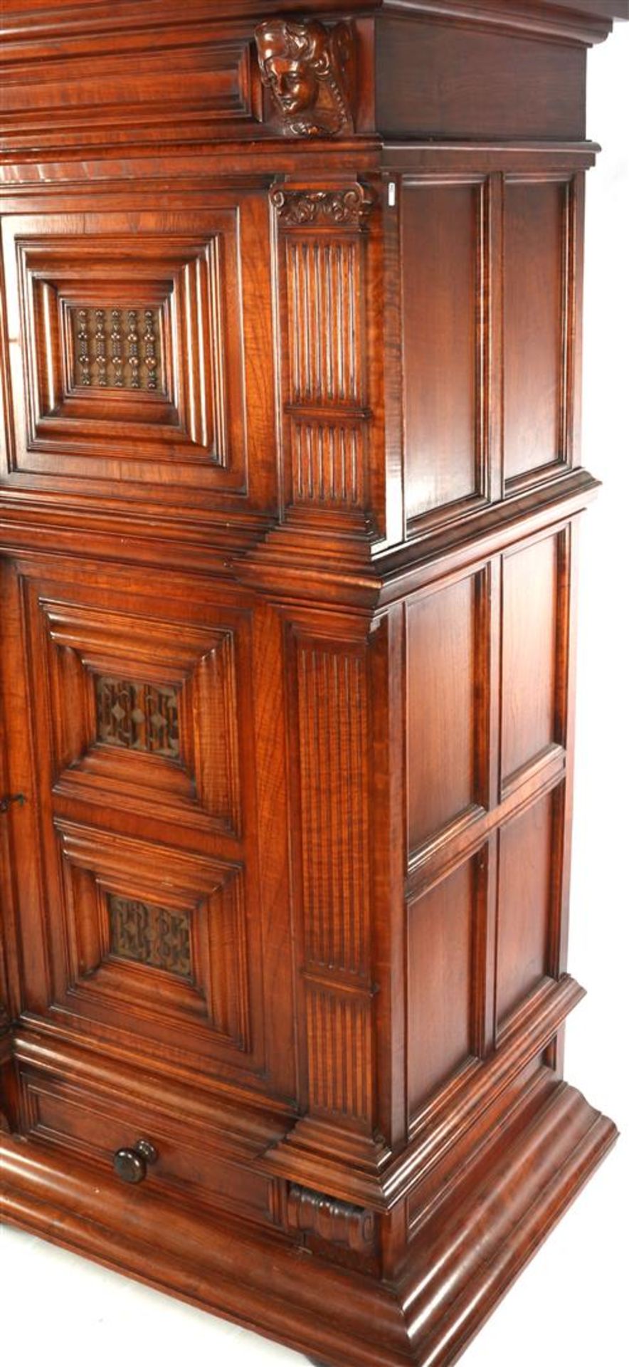Walnut cupboard with 4 doors and 2 drawers - Image 3 of 3
