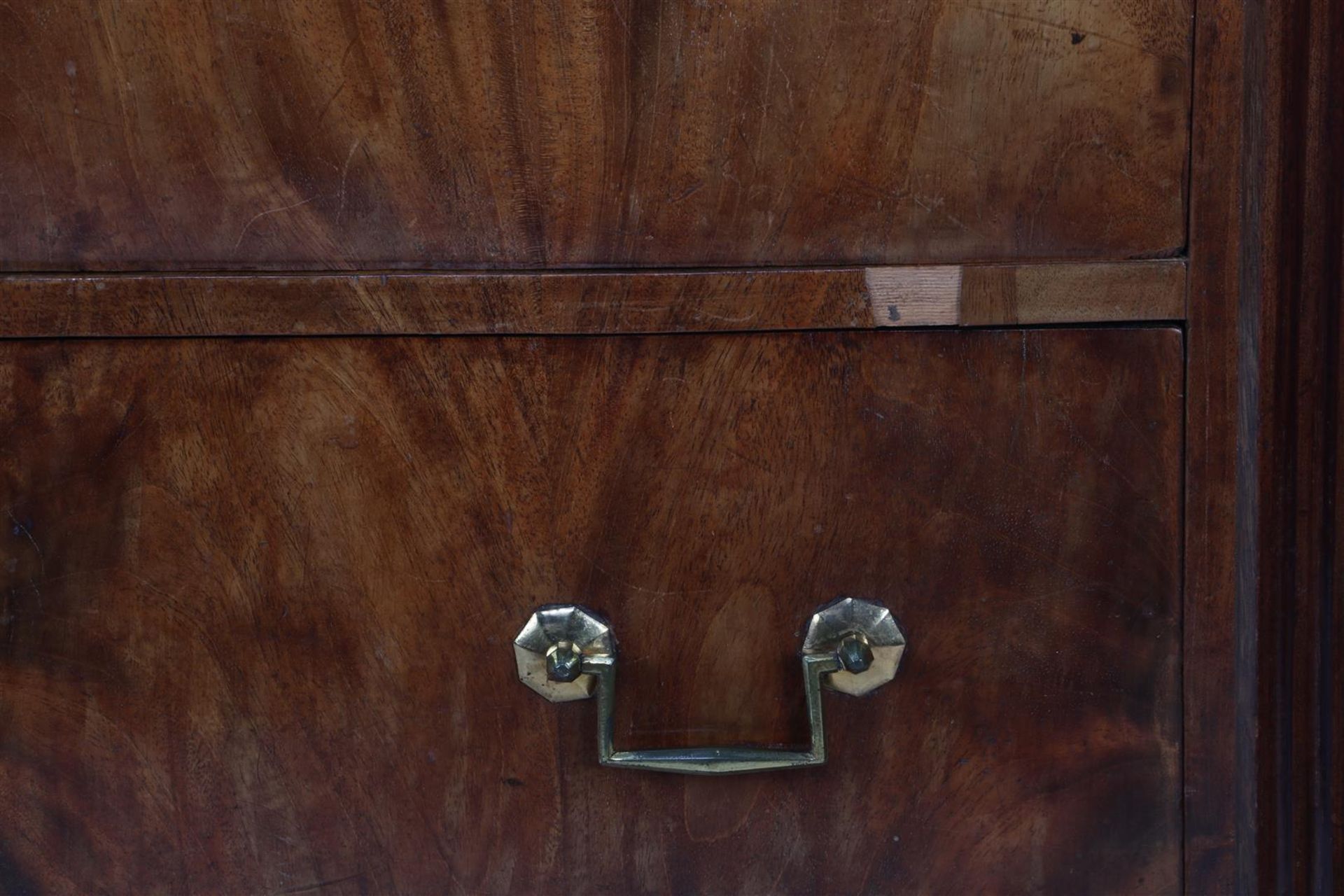 Mahogany veneer on oak French 3-drawer chest - Image 2 of 3