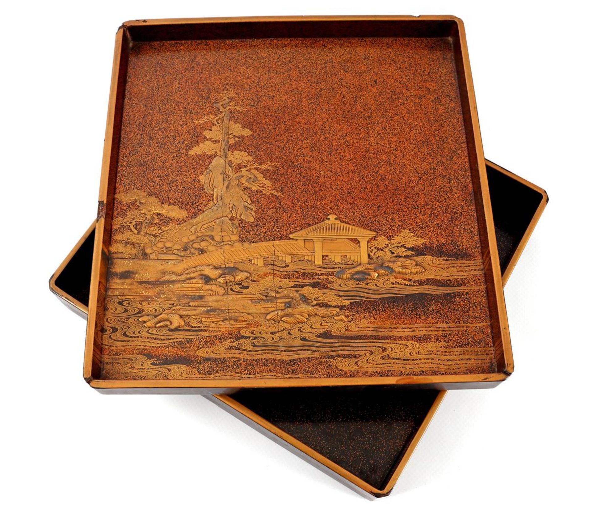 Chinese lacquer box with decoration in gold leaf - Image 2 of 4
