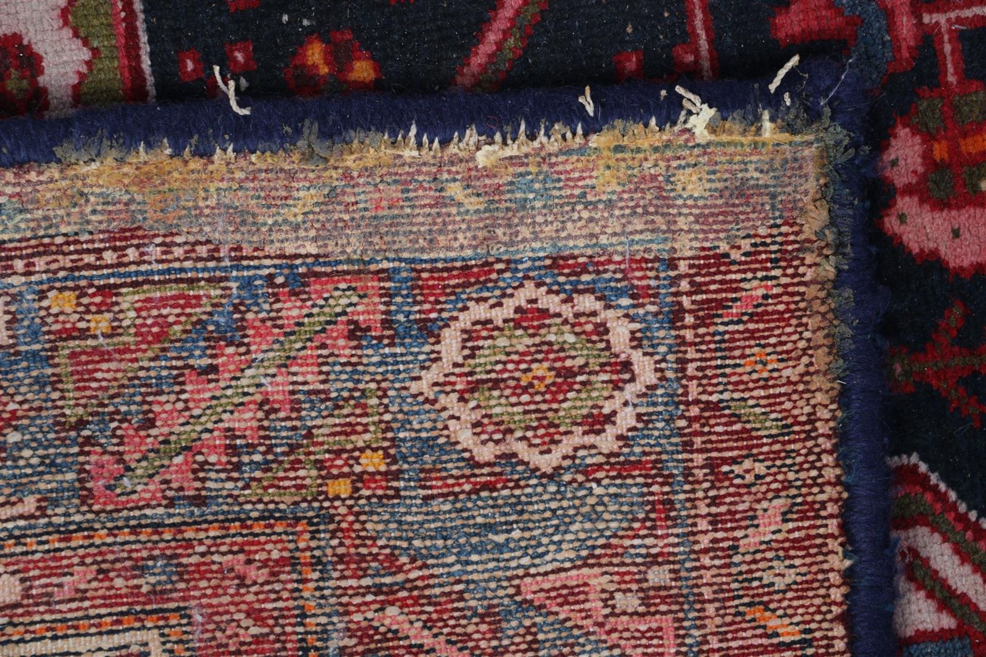 Hand-knotted carpet - Bild 3 aus 4