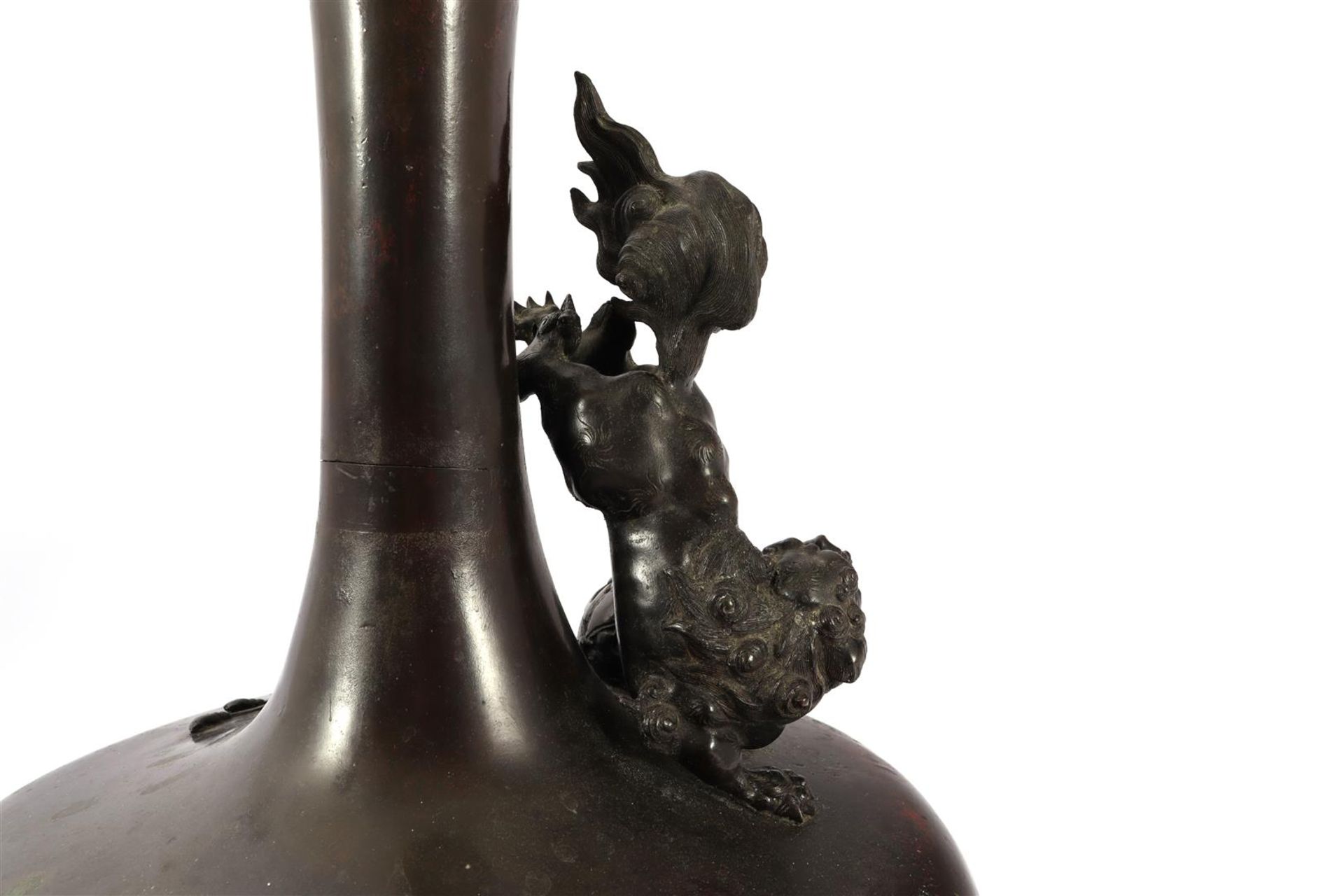 Japanese bronze vase on which standing - Bild 3 aus 8