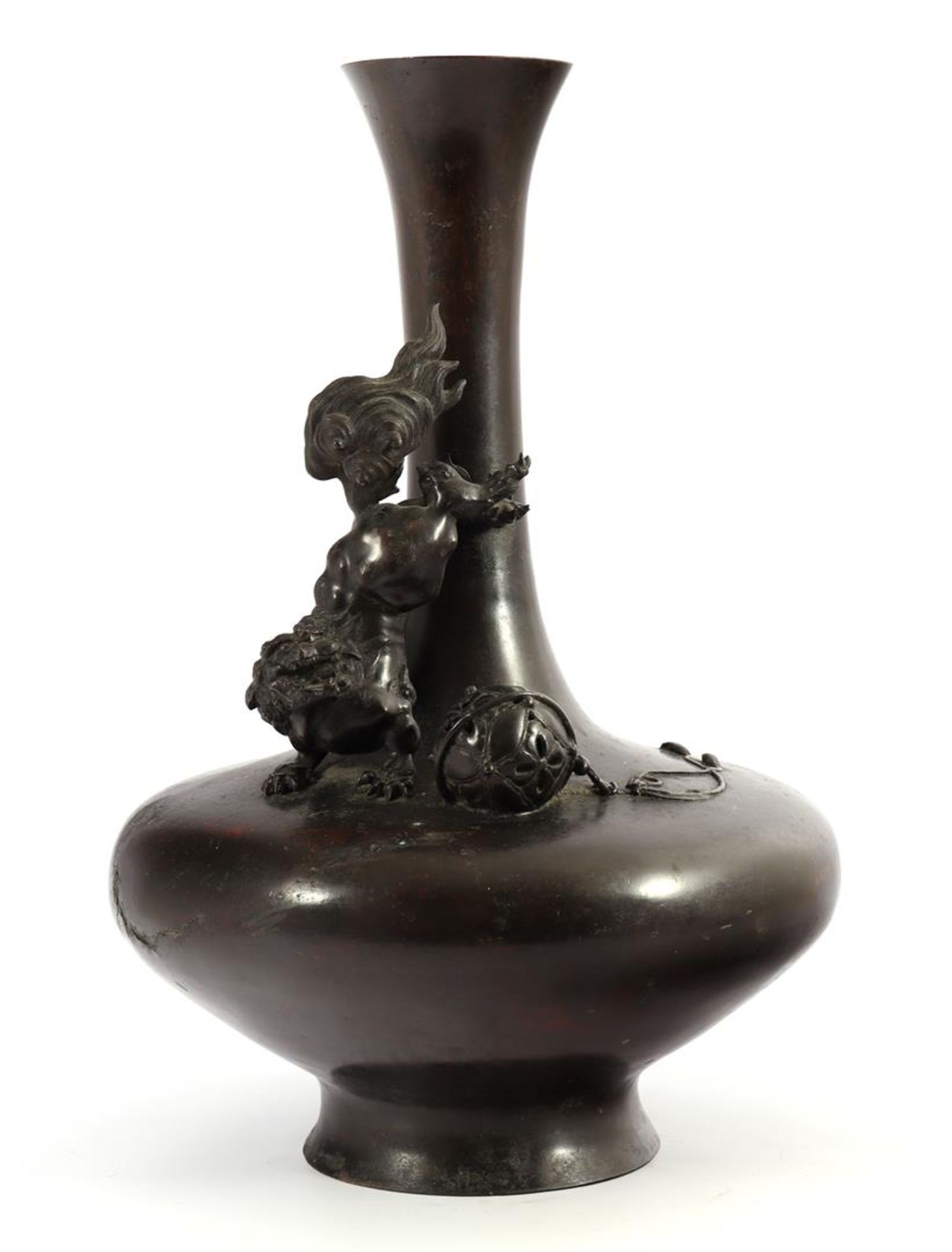 Japanese bronze vase on which standing