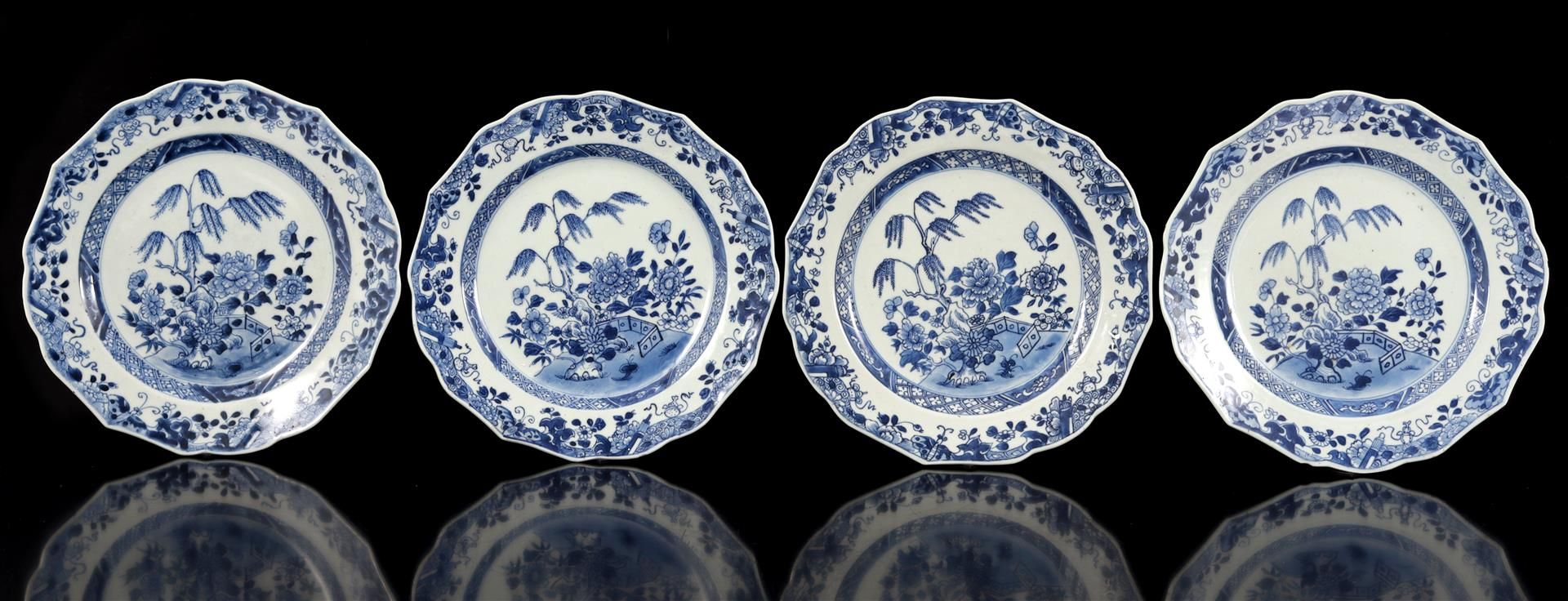 3 Chinese porcelain plates with blue decoration