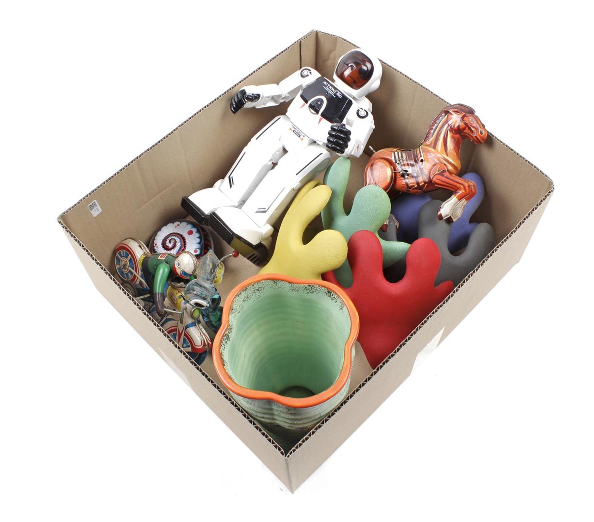 Box various wo. robot, earthenware vase, wall holders and tin toys