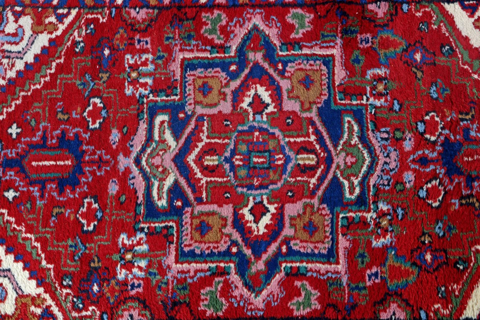 Hand-knotted carpet with Oriental décor - Bild 4 aus 4