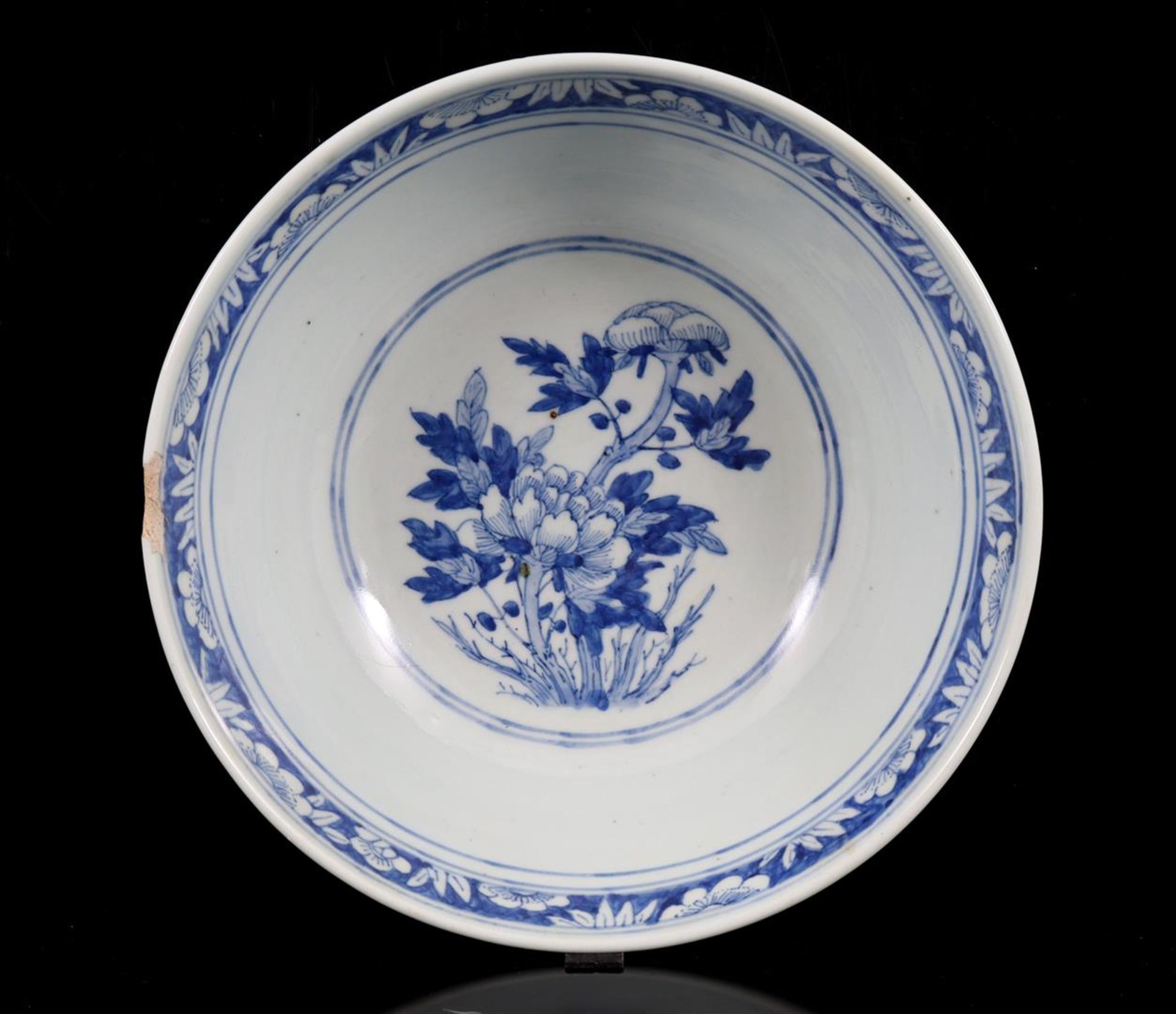 2 Oriental porcelain bowls with birds and butterflies - Bild 2 aus 4
