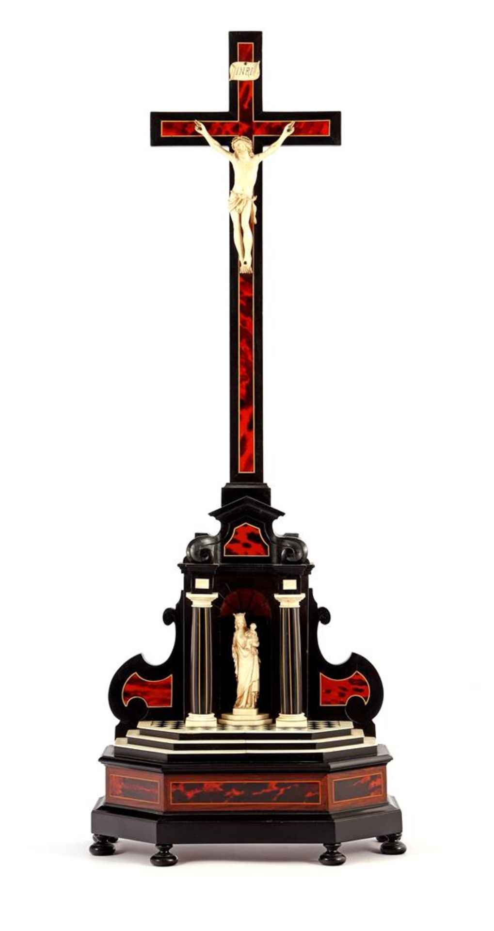 Very beautiful crucifix with ivory corpus