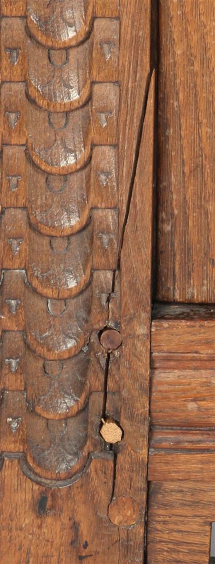 Antique oak cabinet with richly carved décor - Image 3 of 3