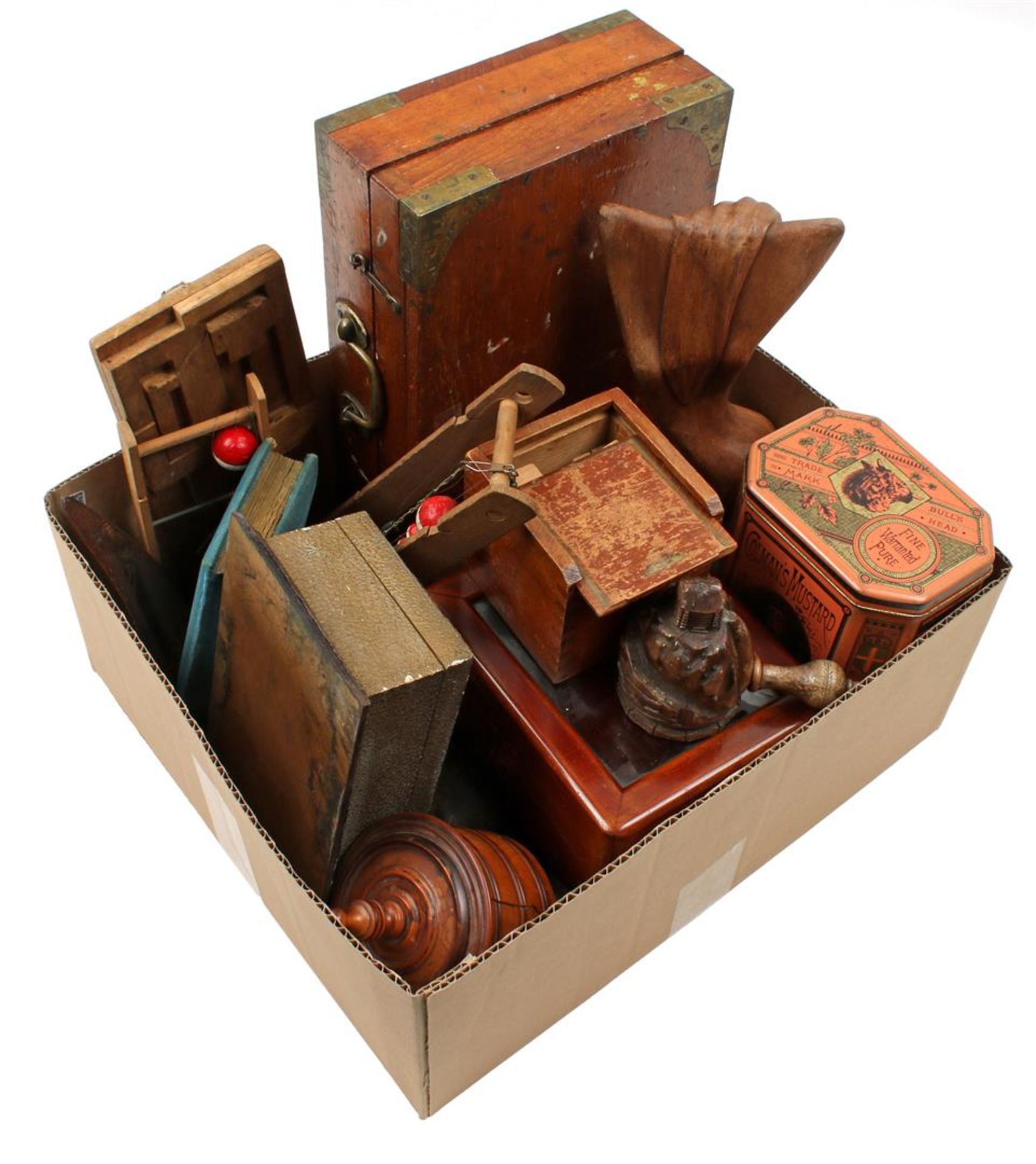 Box with wooden box for painting supplies, tin, tobacco jar, tea box, wooden sculpture, nutcracker e