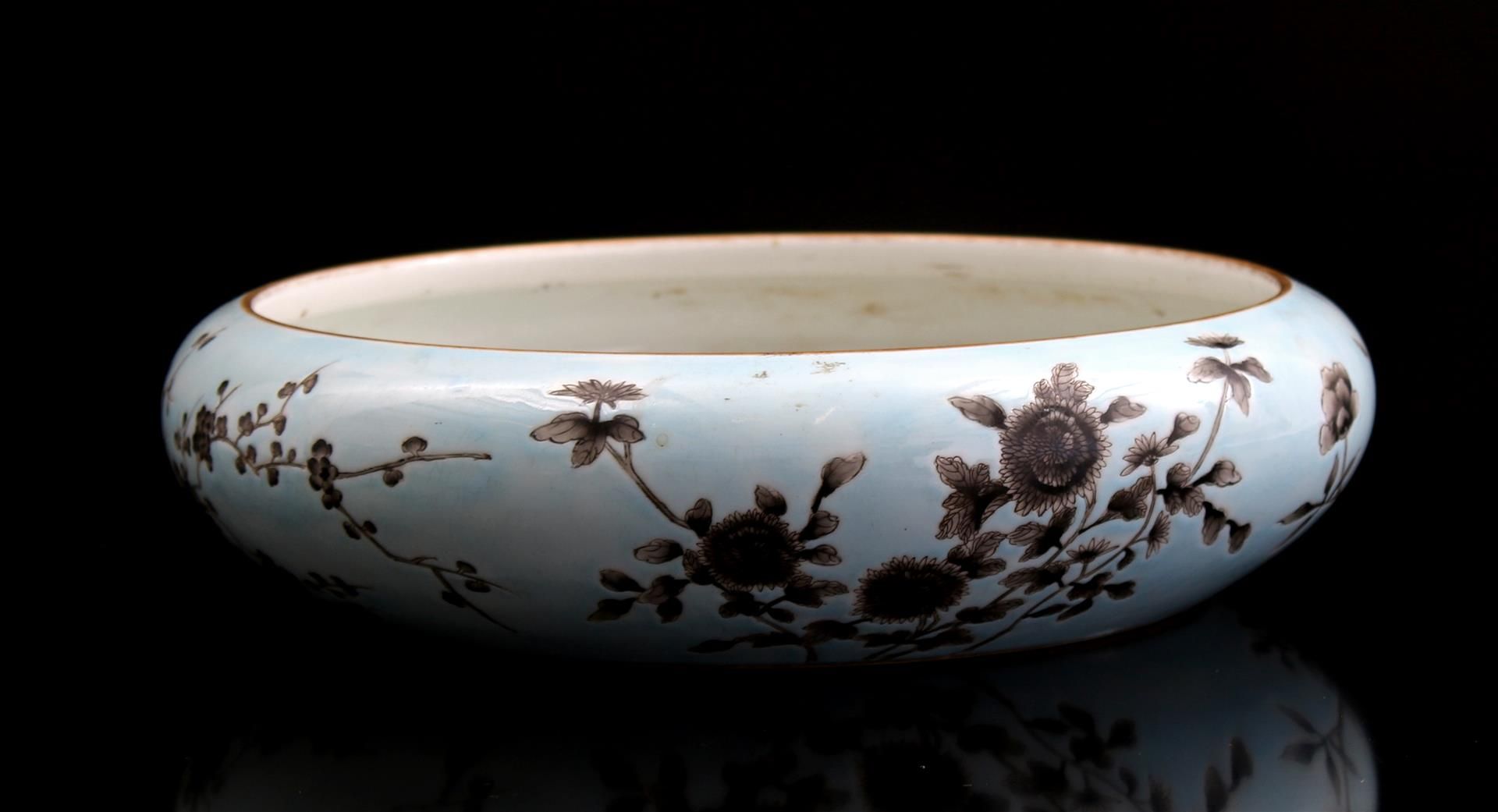 Porcelain bowl with green black decoration with flowers, with stickers Ray Manhattans Collection, Ch