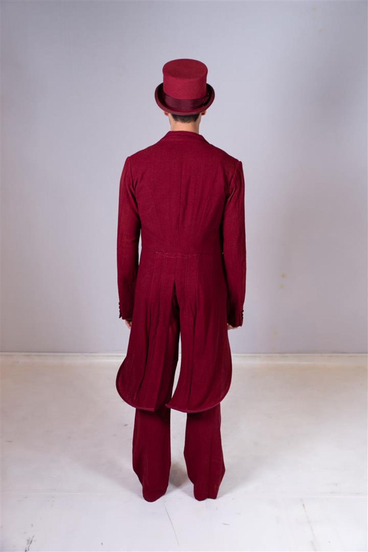 Red men's suit (jacket, waistcoat, trousers) and top hat - Bild 3 aus 4