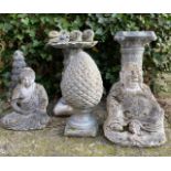 2 concrete Buddha statues 36 cm and 41 cm high, 2x concrete pedestal