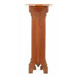 Neo-Gothic oak column with 12-sided top