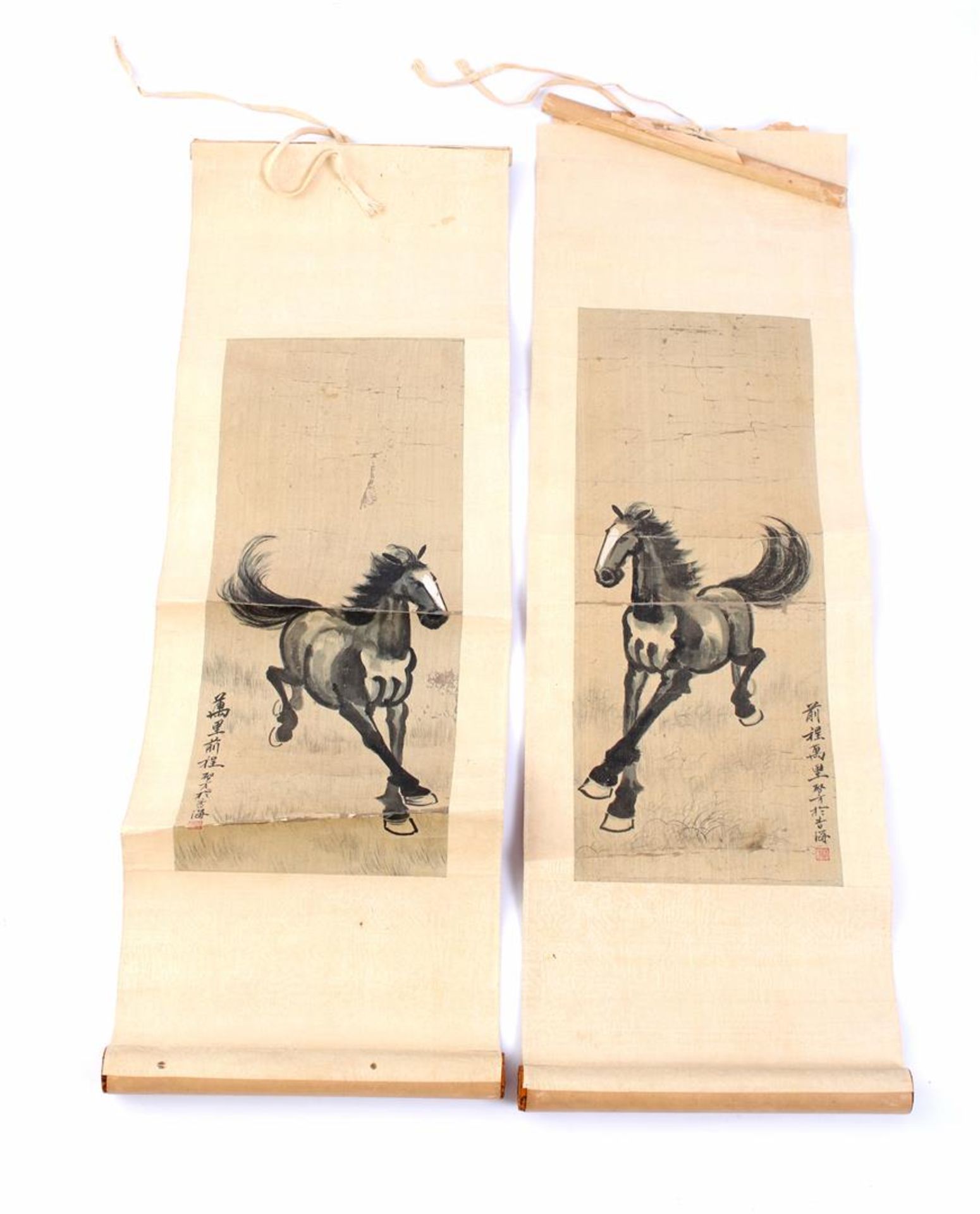 A few watercolors on textile of horses at a trot, 36 cm high (1 top loose)