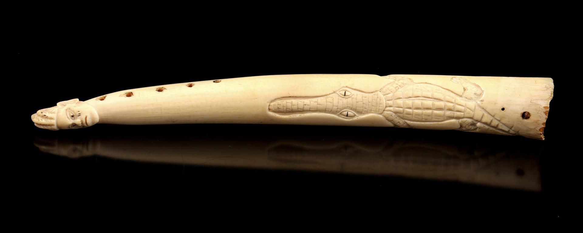 Ivory ceremonial flute, Africa around 1930, 29.5 cm, 214 grams. With certificate. - Bild 2 aus 3