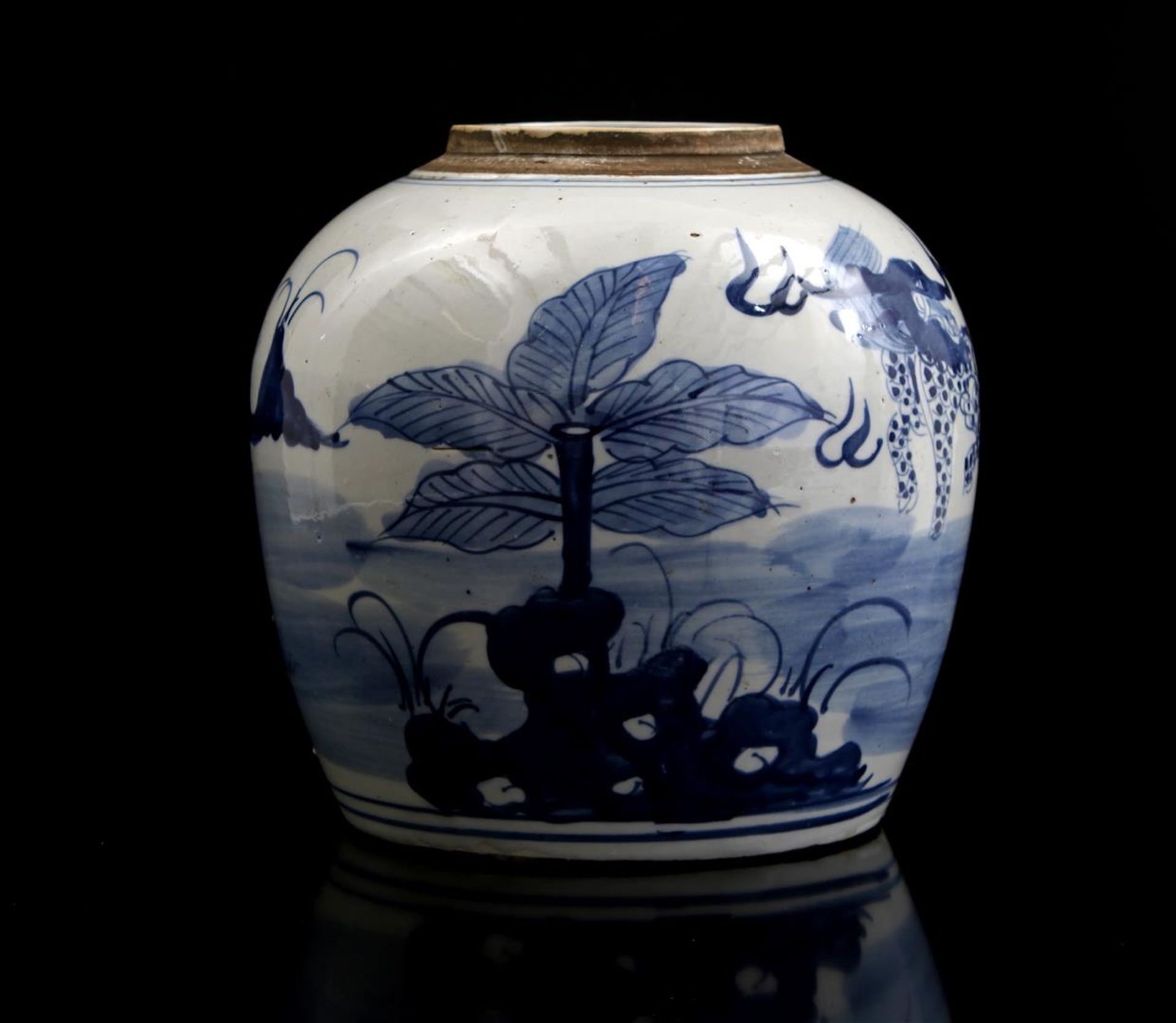 Porcelain jar with cover with blue decoration with "zotjes", China 20th century, 25 cm high - Bild 2 aus 4