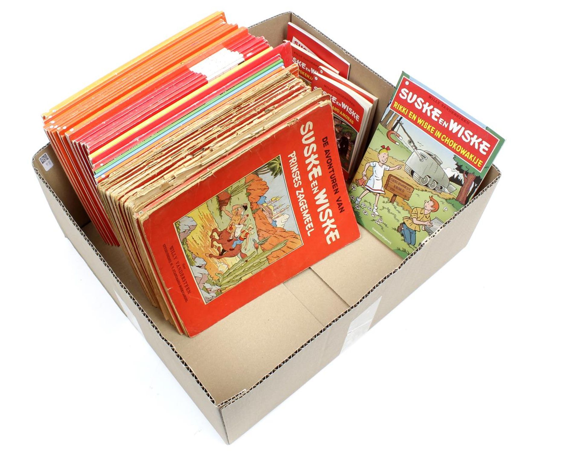 Box with Suske en Wiske comic books including 10 from the 50s-70s (various damage)