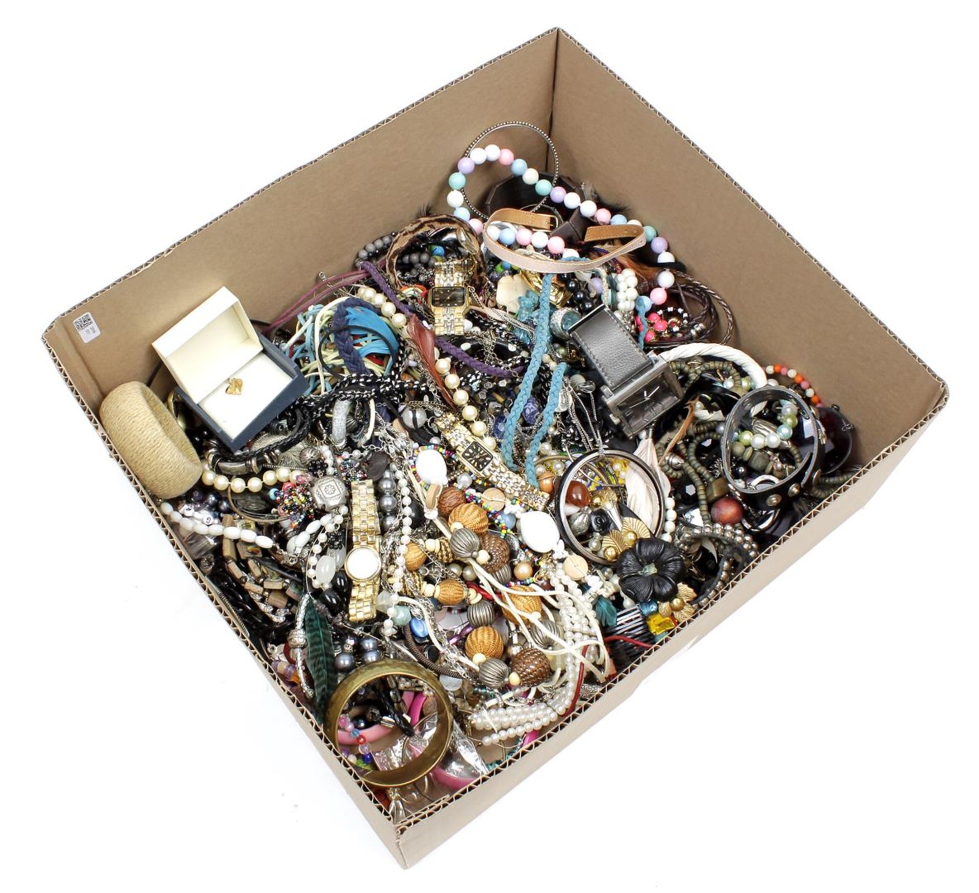 Box full of bijou, including necklaces, earrings, etc.