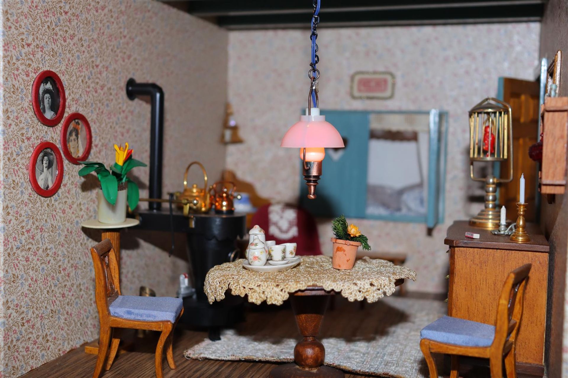 Dollhouse De Kettenborgh by Mrs. J C Wirix Kettenborg - Image 4 of 106