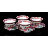4 Chinese porcelain bowls with 4 saucers with serrated rim and Famille Rose depicting birds in a f