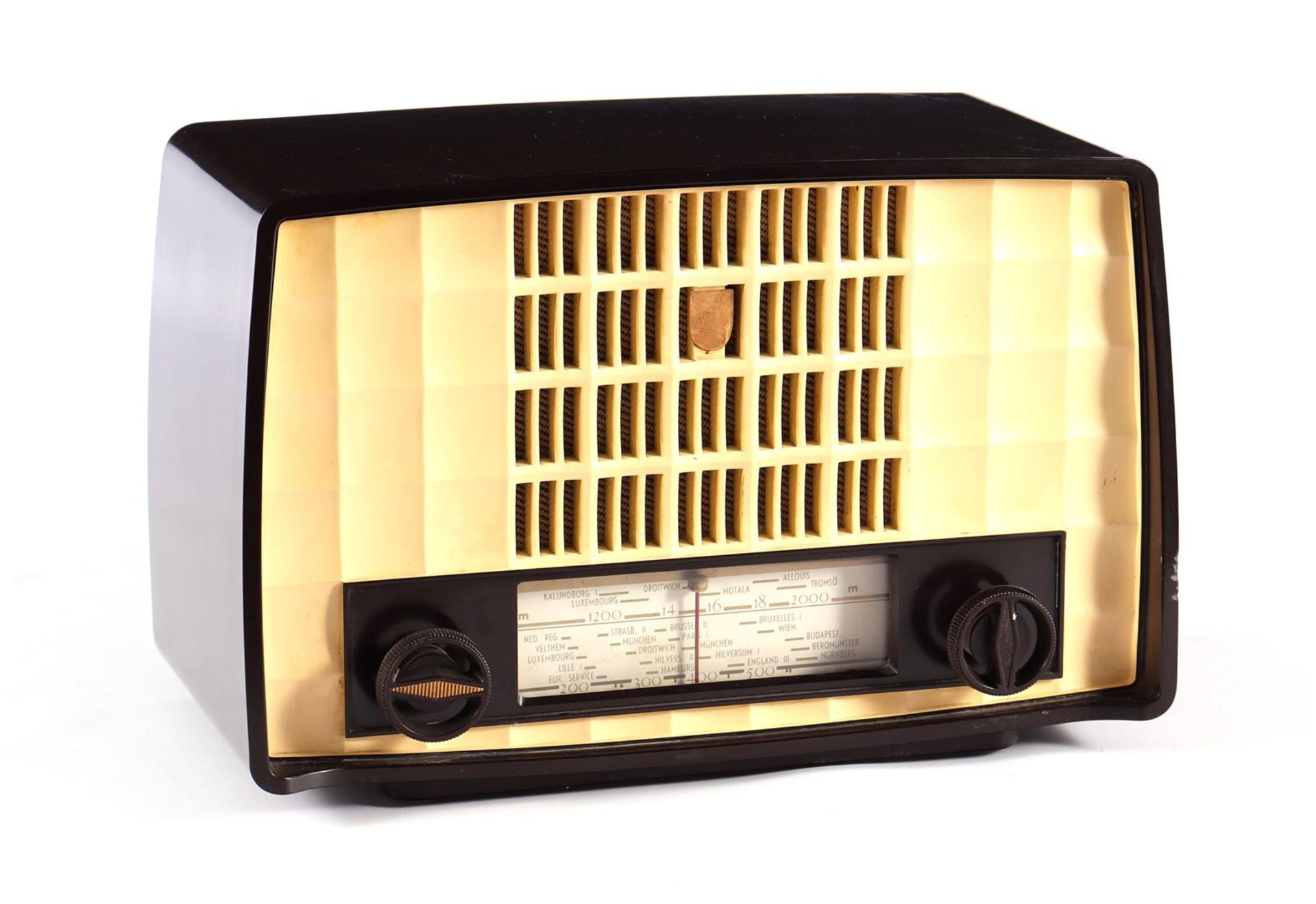 Philips radio in bakelite cabinet, type 156U