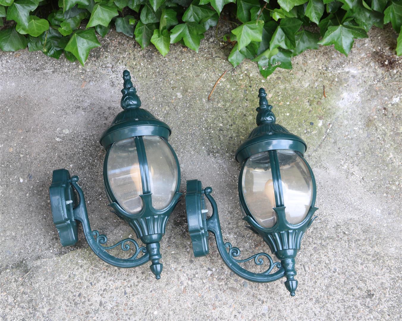 2 green lacquered aluminum outdoor lanterns