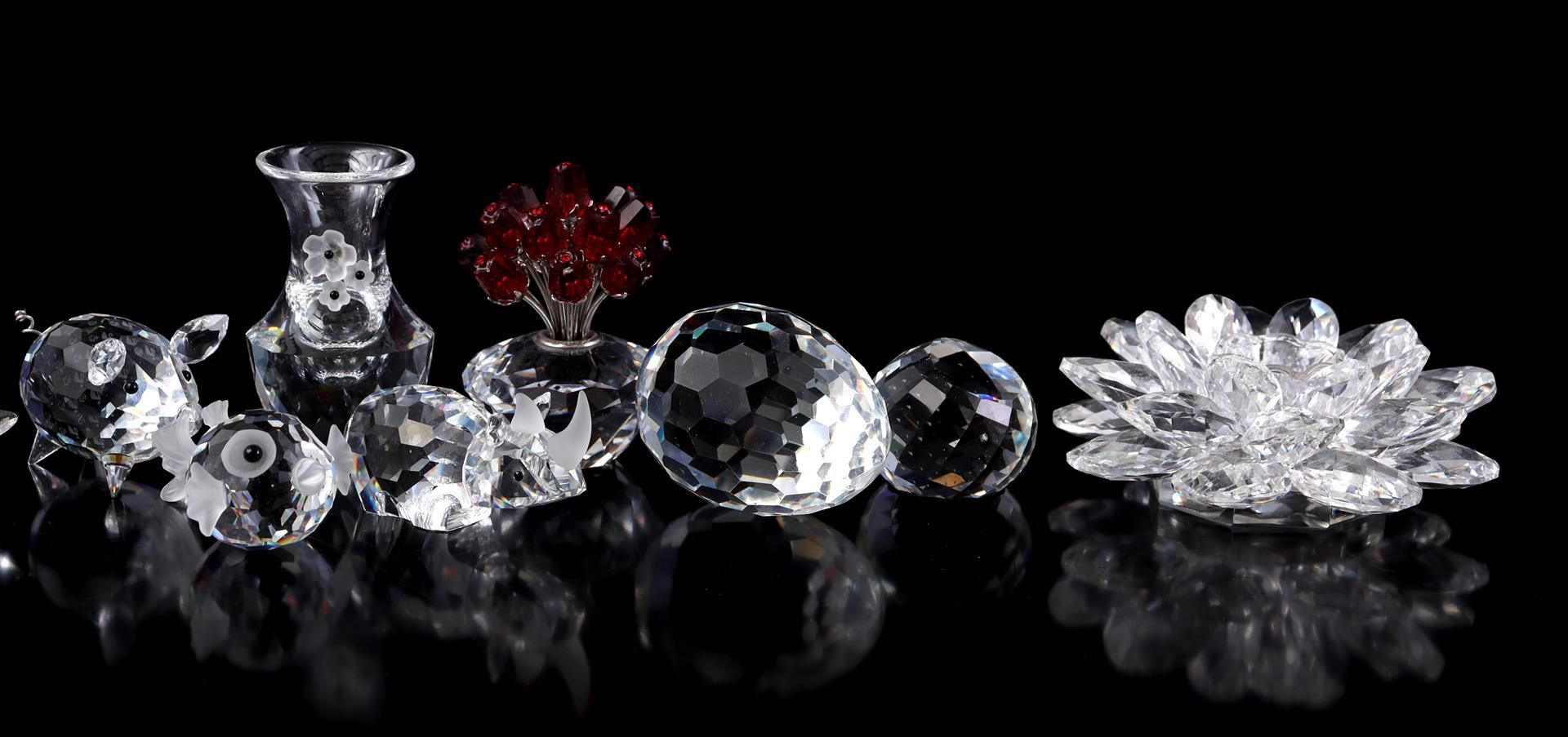 11x Swarovski crystal - Image 3 of 3