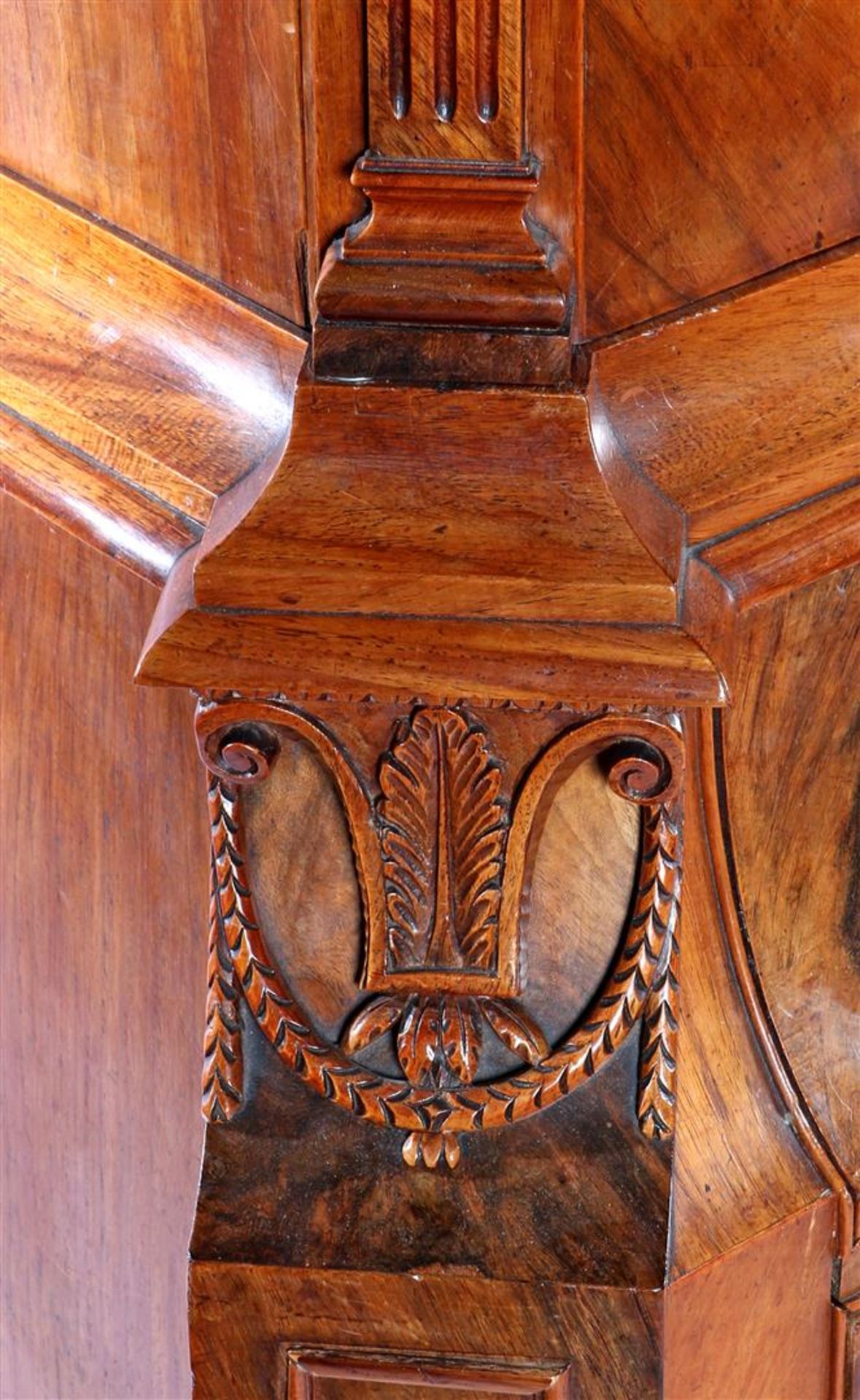 Mahogany veneer on oak Louis Seize cabinet - Bild 3 aus 3