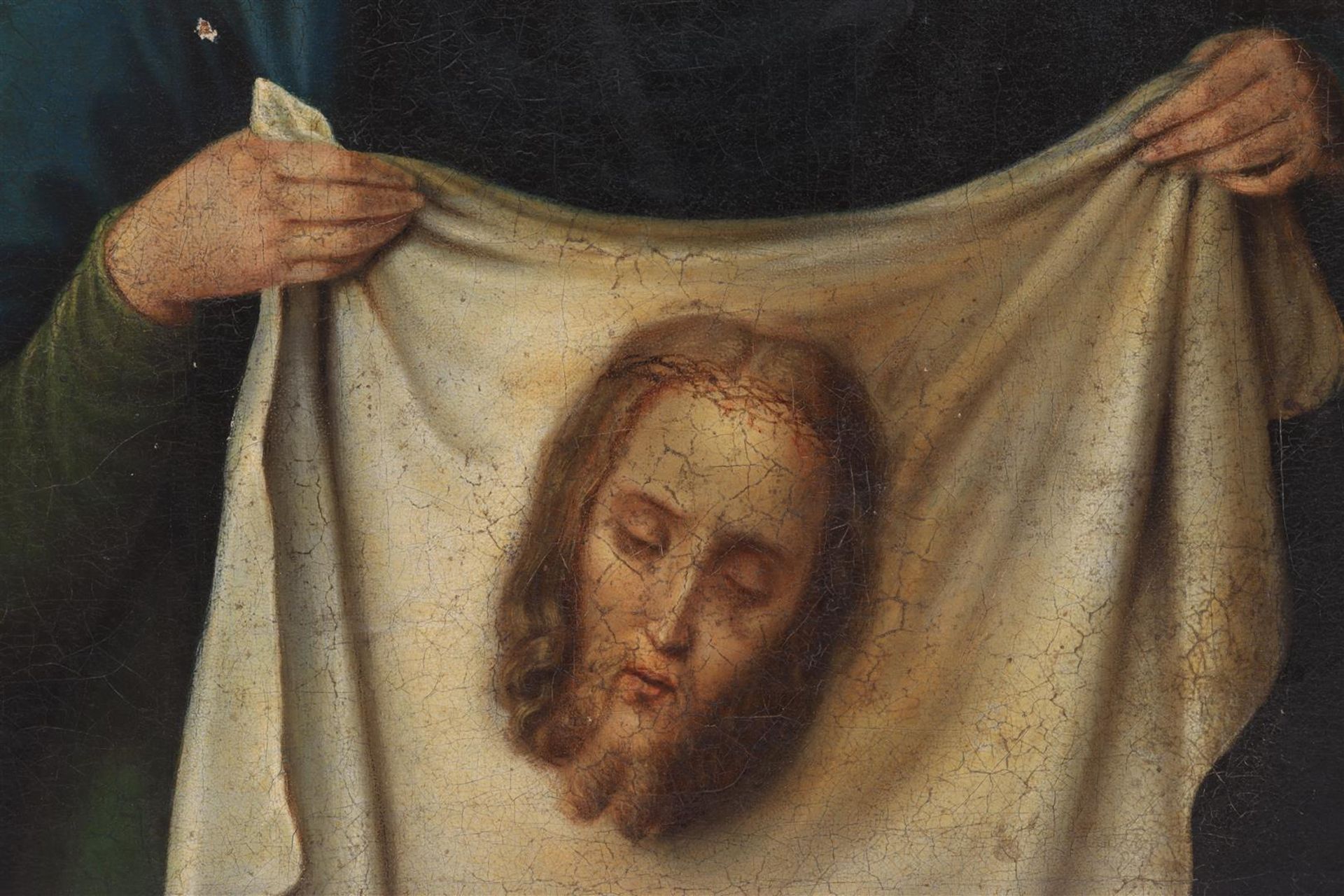 Woman with shroud of Christ - Bild 2 aus 4