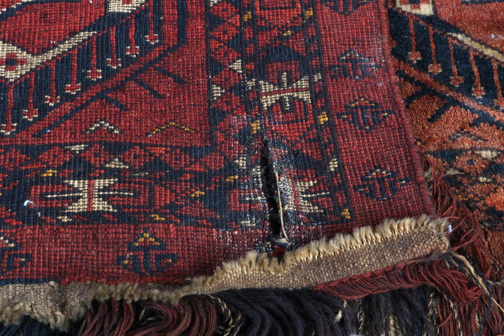 Hand-knotted carpet - Image 3 of 4