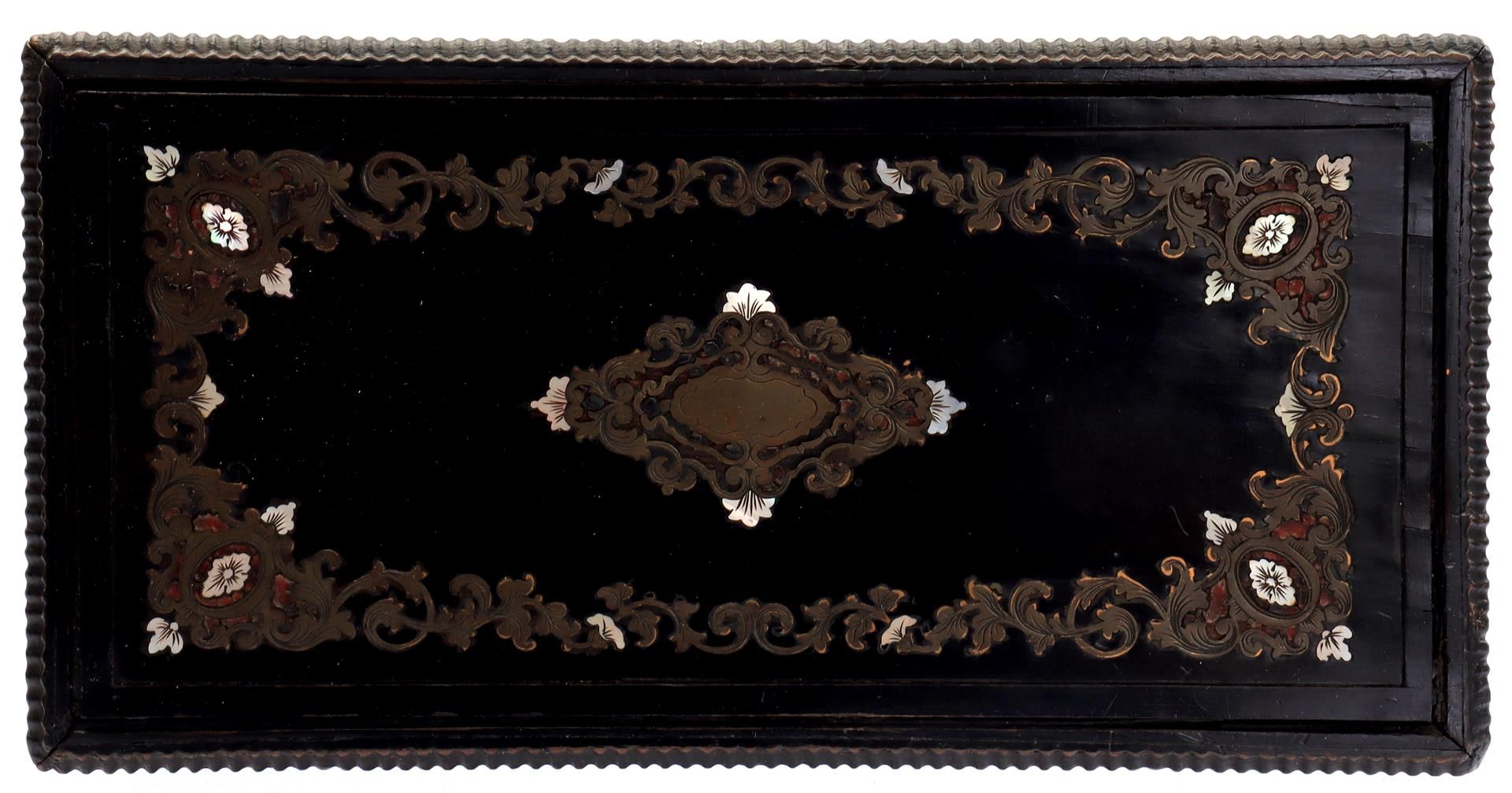 Blackened wooden box - Image 3 of 3