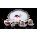 Porcelain 4-person tea set