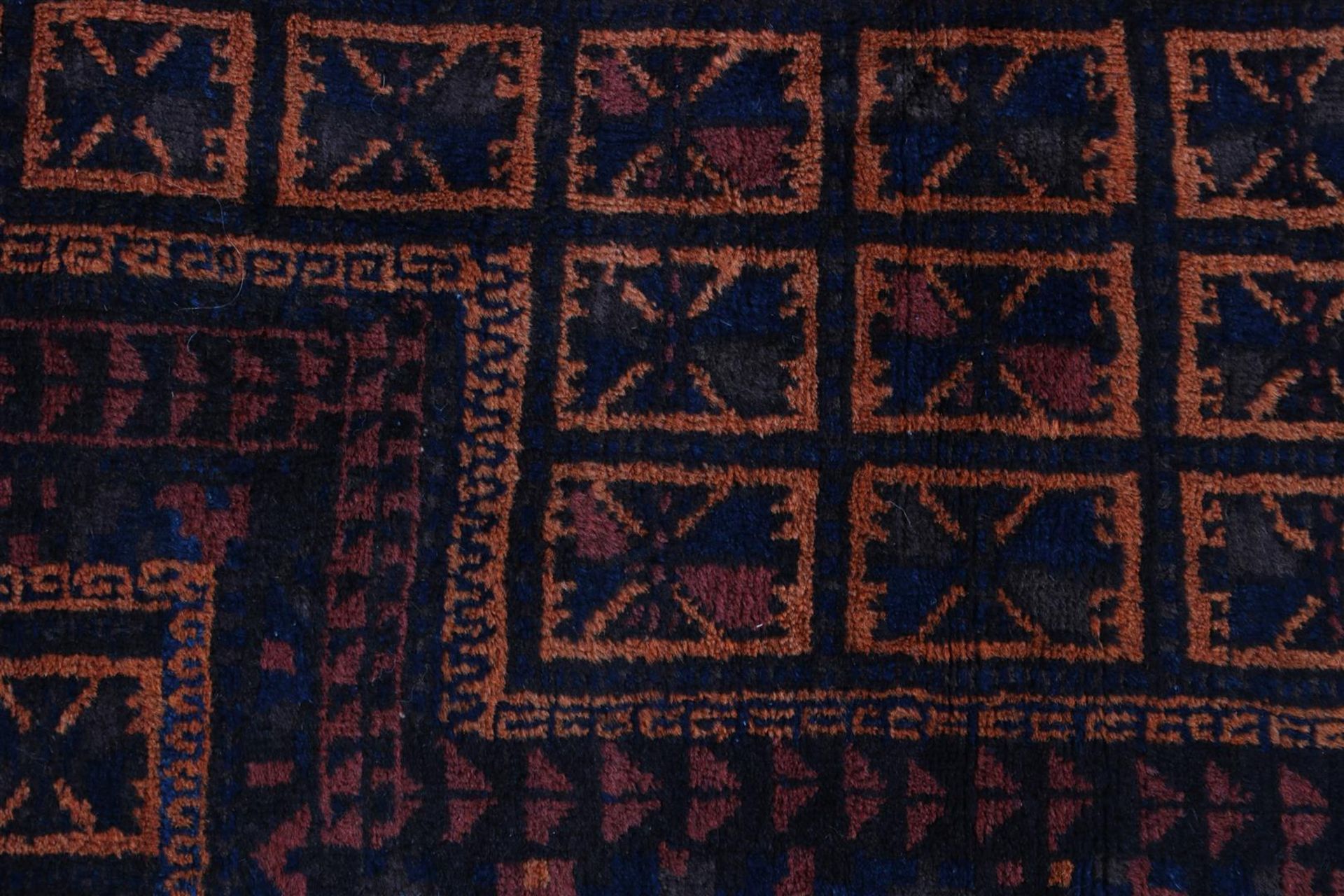 Oriental hand-knotted carpet - Image 3 of 3