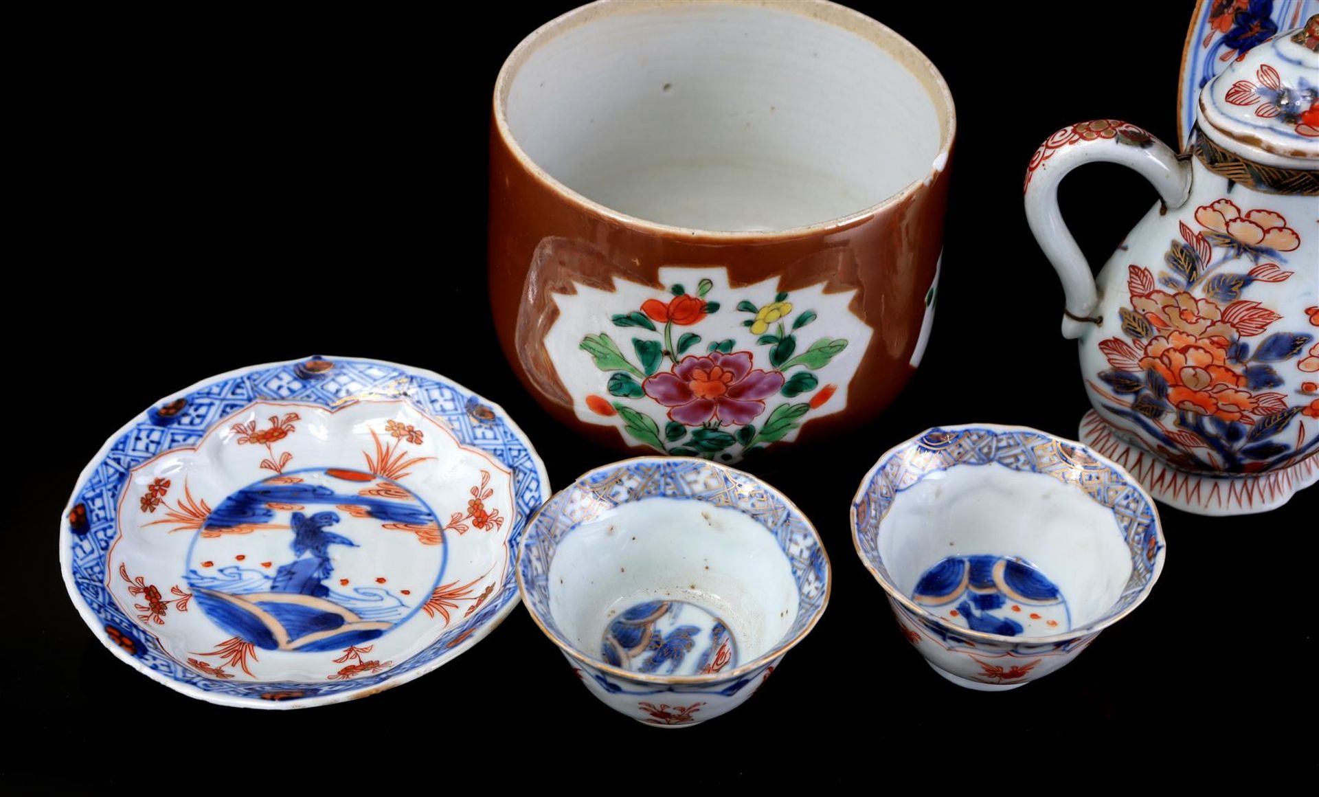 Lot with Imari 18th century porcelain - Bild 5 aus 5