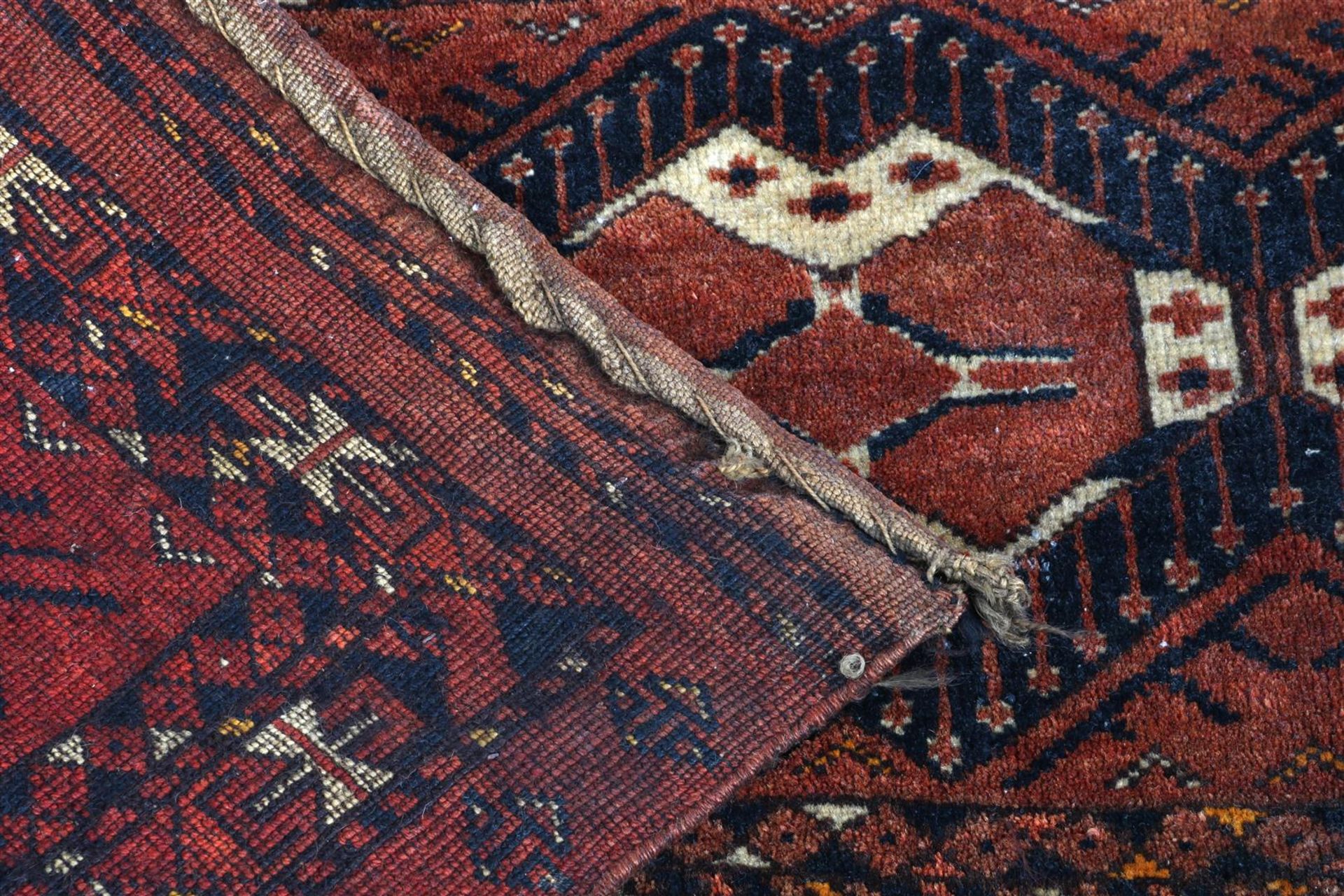 Hand-knotted carpet - Image 2 of 4