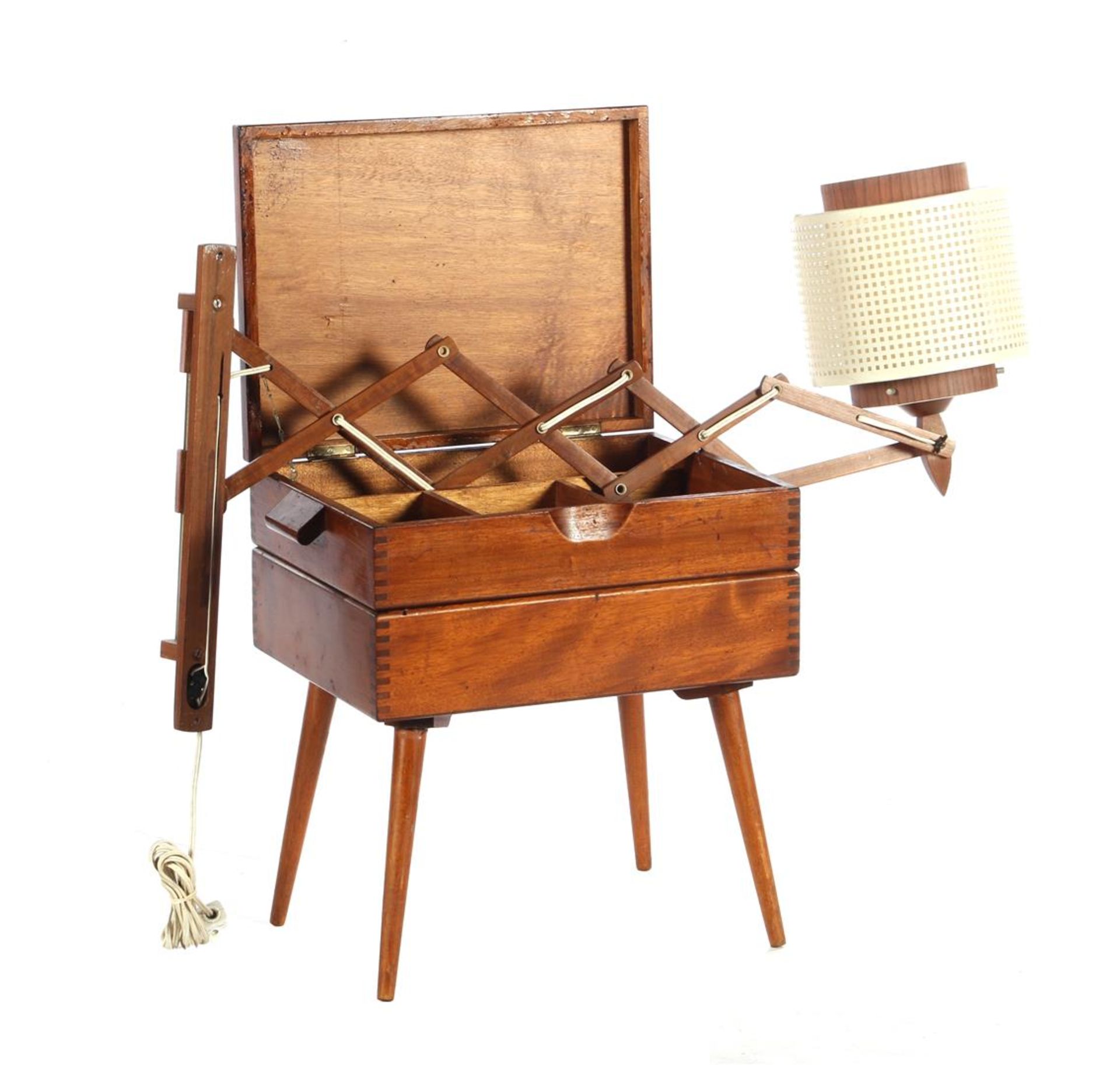 2-piece sewing box and lamp