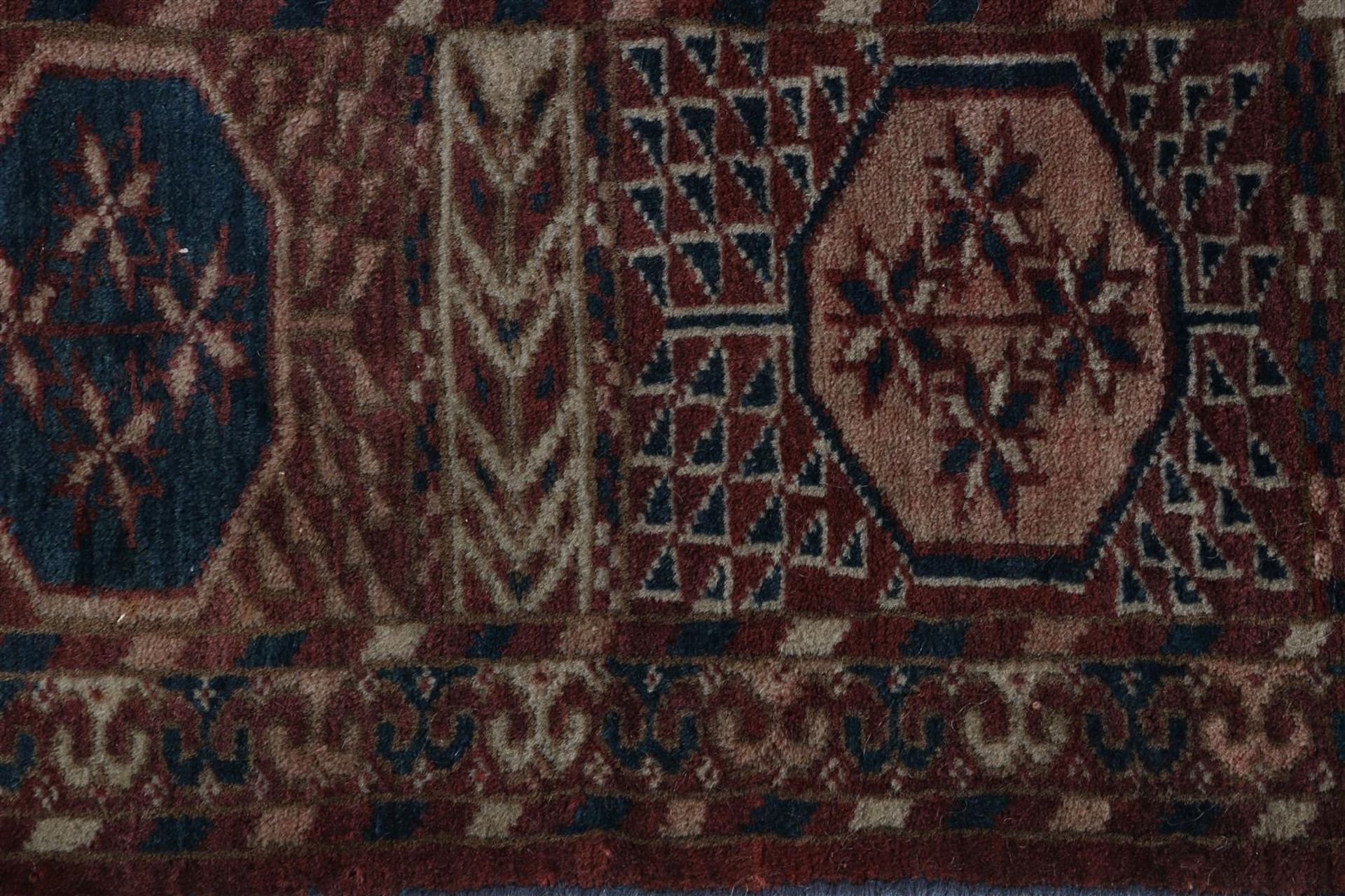 Hand-knotted carpets - Image 2 of 4